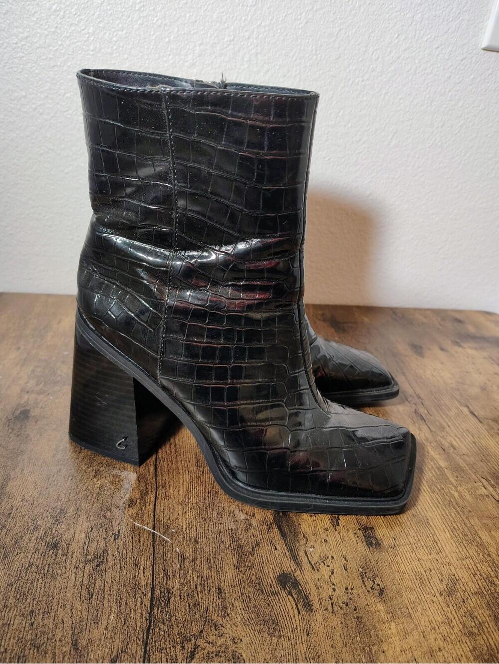 Circus by Sam Edelman Black croc-embossed Square heel toe sz 9 Layla